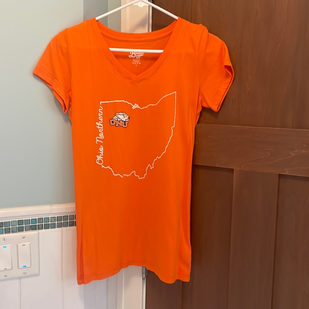 Ohio Northern University (ONU) women’s v-neck shirt size large